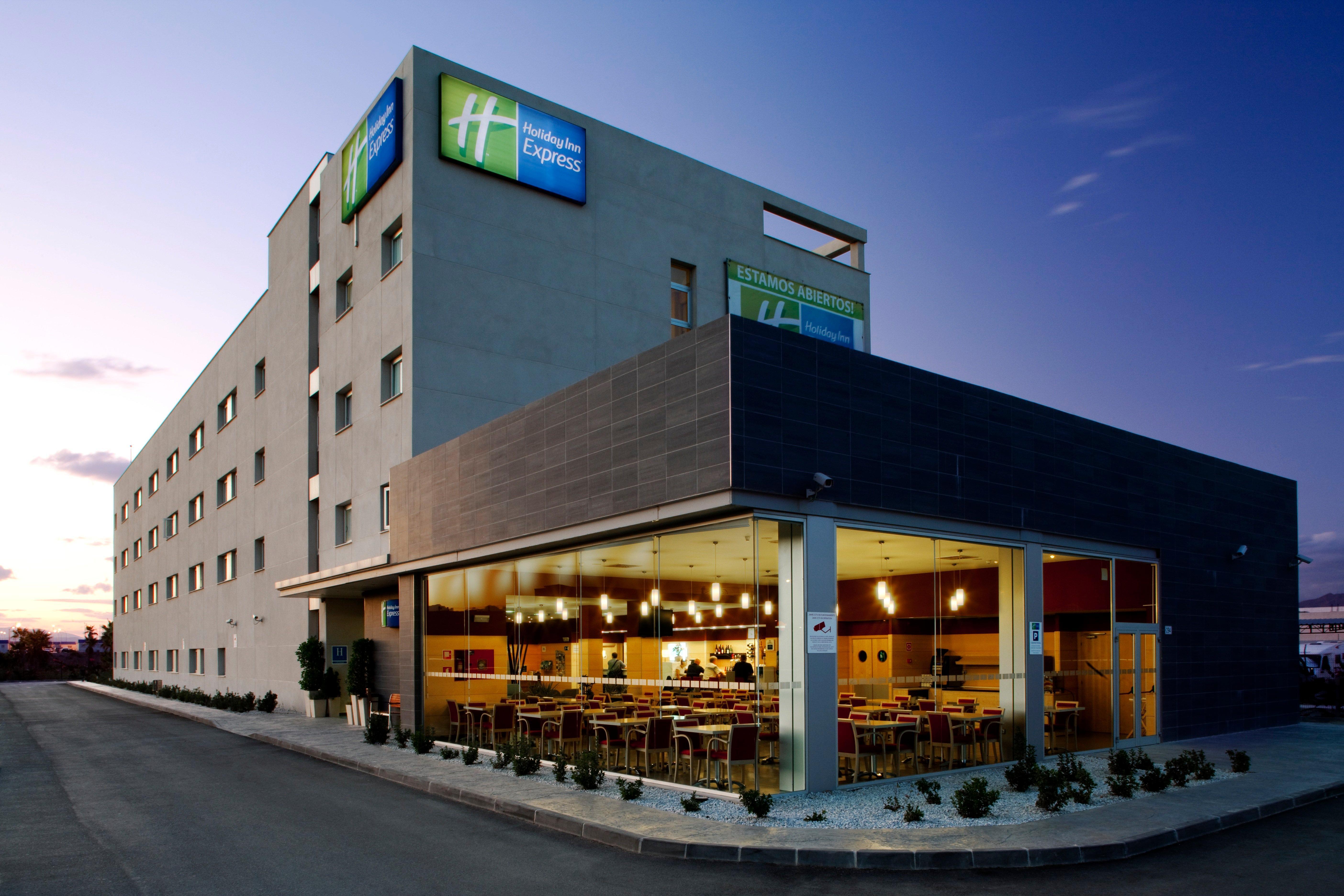Holiday Inn Express Malaga Airport By Ihg Bagian luar foto