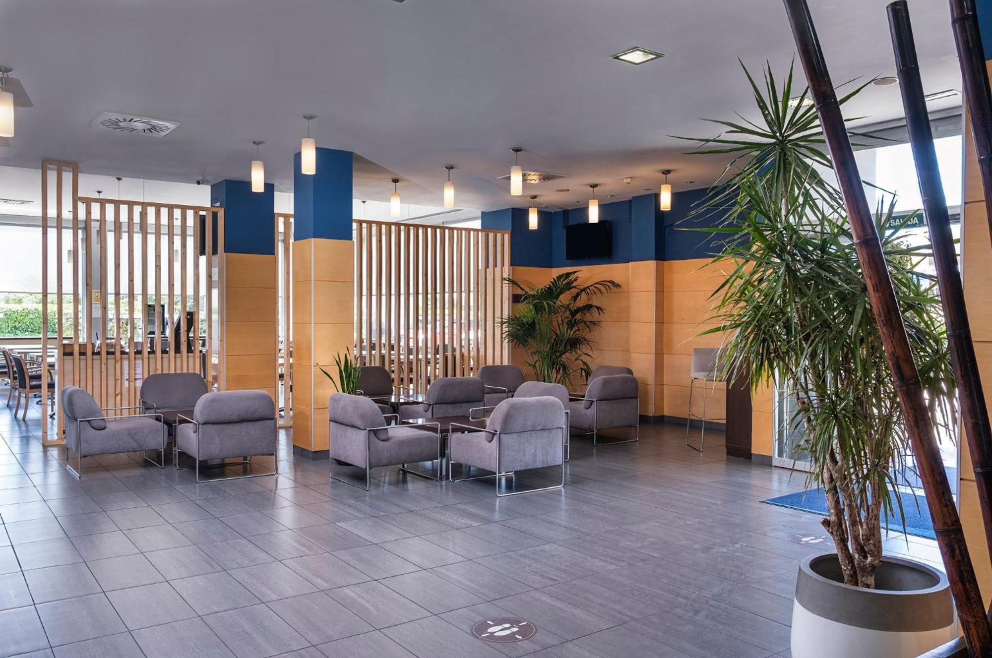 Holiday Inn Express Malaga Airport By Ihg Bagian luar foto