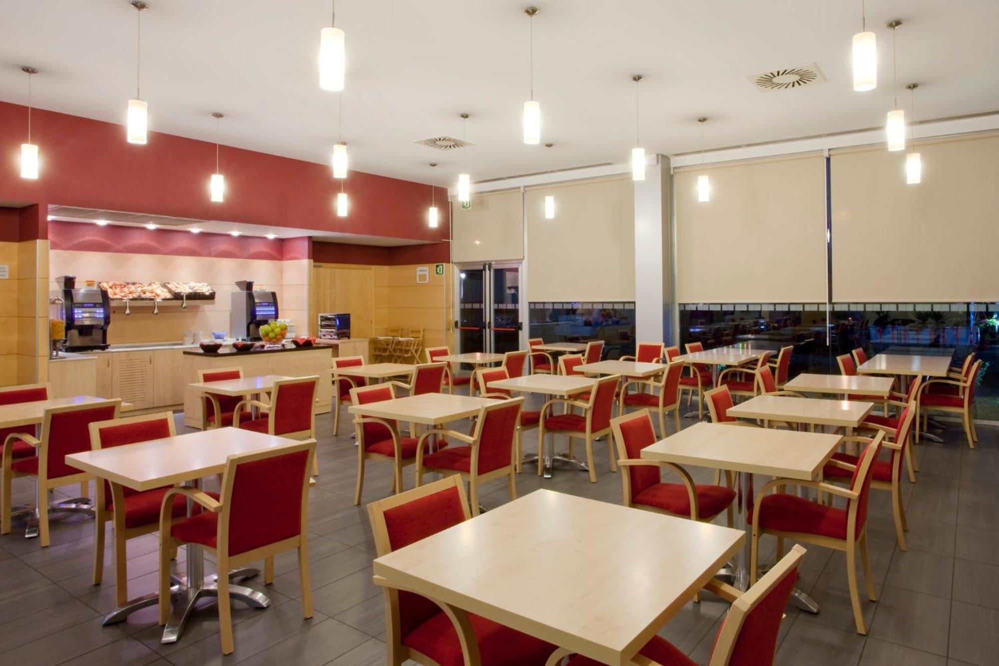 Holiday Inn Express Malaga Airport By Ihg Bagian luar foto